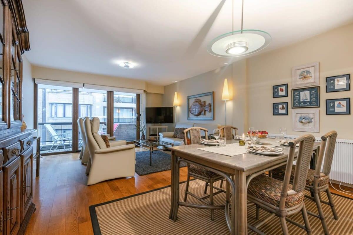 Huswell - Authentic Apartment With Terraces And Parking Кнокке-Хейст Экстерьер фото